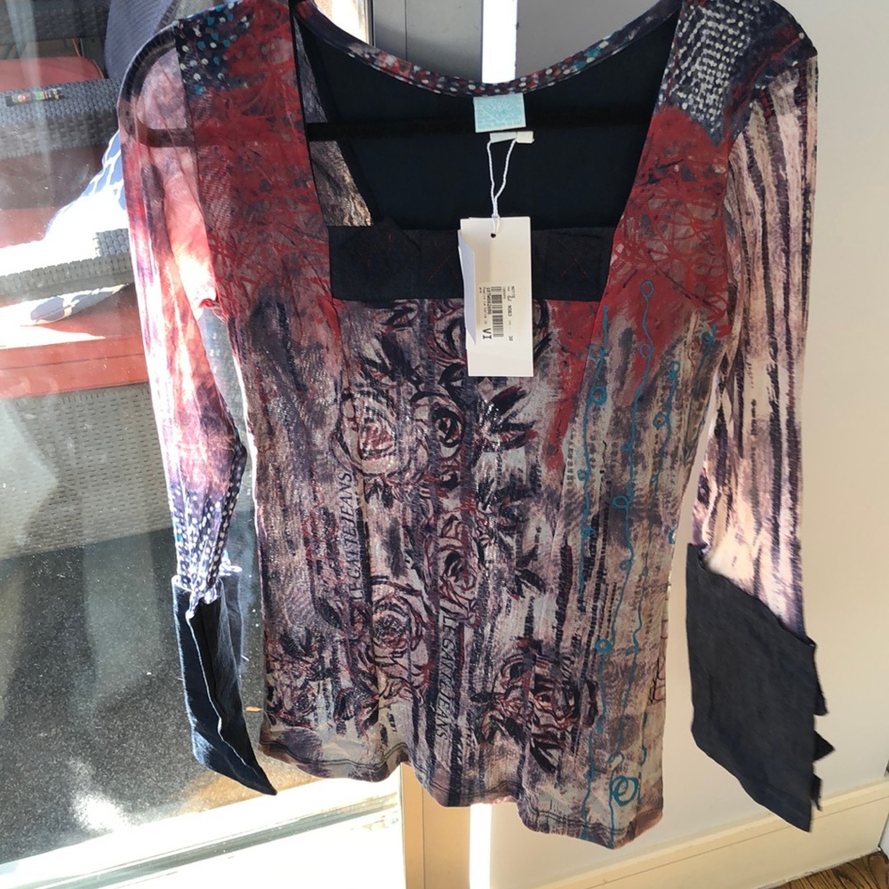 NWT! LEGATTE JEANS top